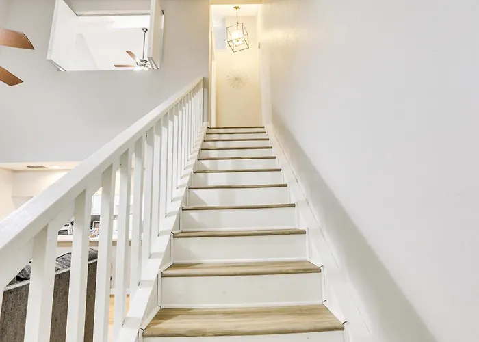 Updated Townhome: 3 Mi To Downtown! Tallahassee