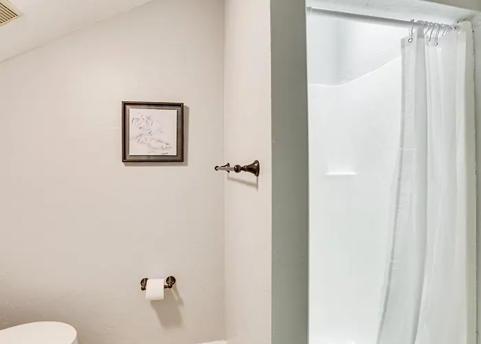 Updated Townhome: 3 Mi To Downtown! Tallahassee
