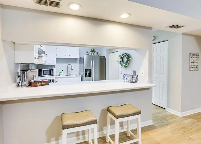Updated Townhome: 3 Mi To Downtown! *